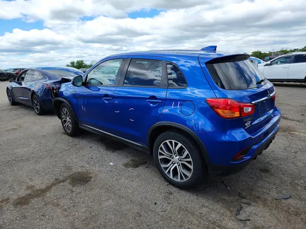 JA4AR3AU2KU033553 2019 MITSUBISHI OUTLANDER - Image 2