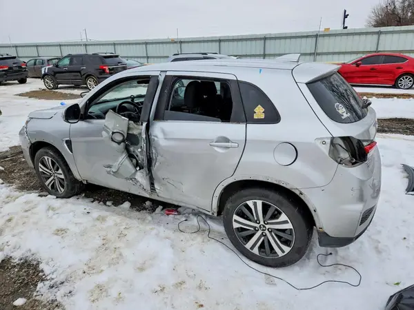 JA4AR3AU2LU021484 2020 MITSUBISHI OUTLANDER - Image 2