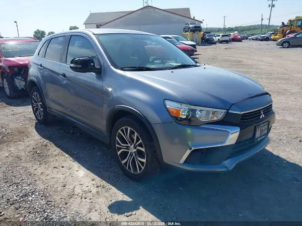 JA4AR3AU3HZ000427 2017 MITSUBISHI OUTLANDER - Image 1