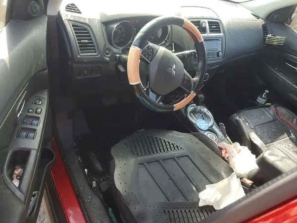 JA4AR3AU3HZ000766 2017 MITSUBISHI OUTLANDER - Image 8