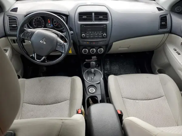 JA4AR3AU3HZ003781 2017 MITSUBISHI OUTLANDER - Image 8