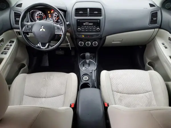 JA4AR3AU3HZ003862 2017 MITSUBISHI OUTLANDER - Image 8