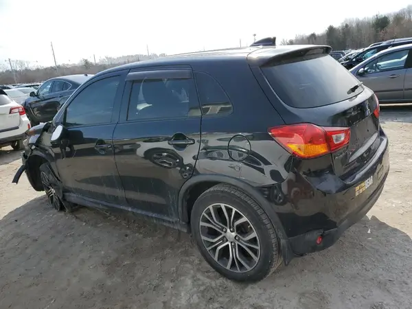JA4AR3AU3HZ005501 2017 MITSUBISHI OUTLANDER - Image 2