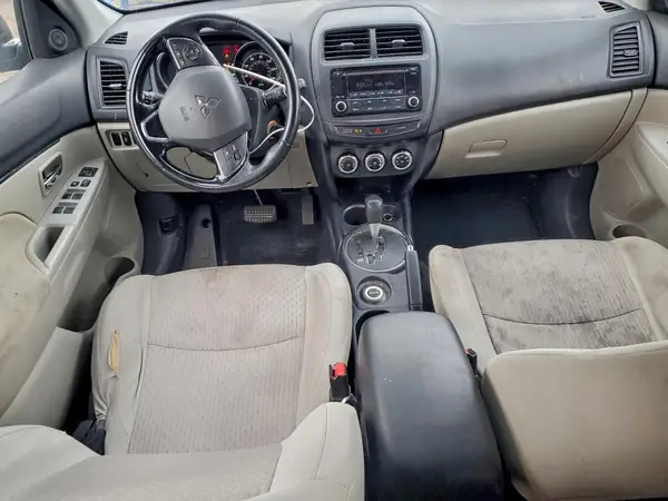 JA4AR3AU3HZ006082 2017 MITSUBISHI OUTLANDER - Image 8