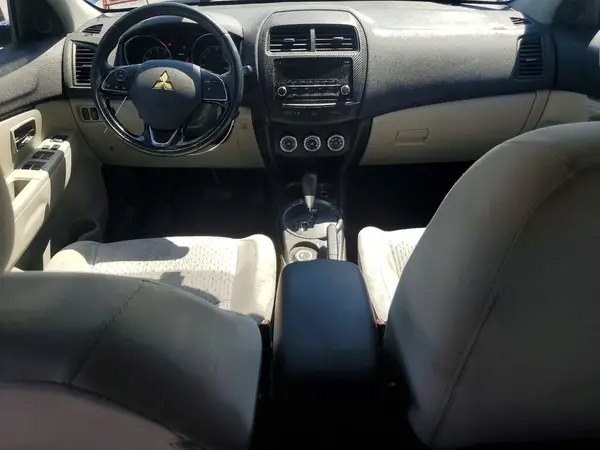 JA4AR3AU3HZ010987 2017 MITSUBISHI OUTLANDER - Image 8