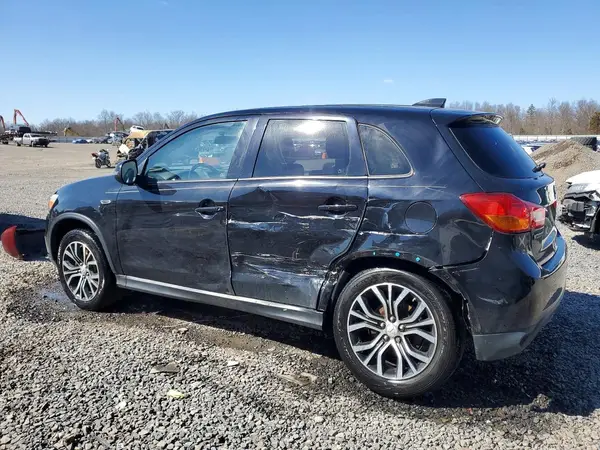 JA4AR3AU3HZ011363 2017 MITSUBISHI OUTLANDER - Image 2