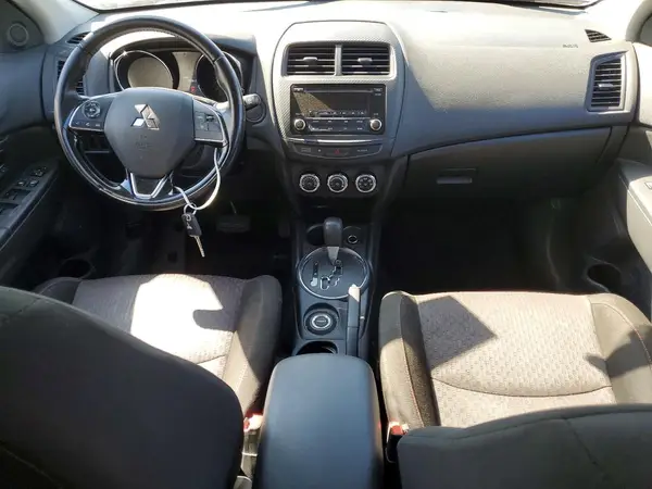 JA4AR3AU3HZ011363 2017 MITSUBISHI OUTLANDER - Image 8