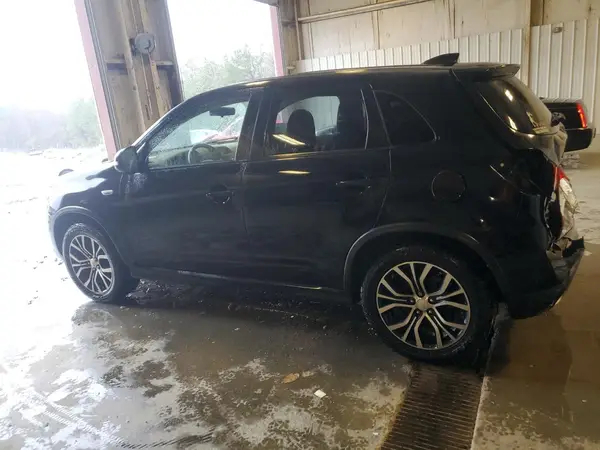 JA4AR3AU3HZ012304 2017 MITSUBISHI OUTLANDER - Image 2