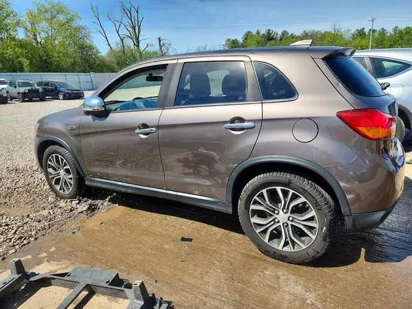 JA4AR3AU3HZ013114 2017 MITSUBISHI OUTLANDER - Image 2
