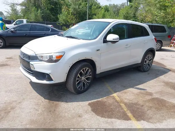 JA4AR3AU3HZ013646 2017 MITSUBISHI OUTLANDER - Image 2