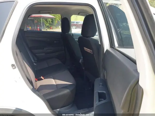 JA4AR3AU3HZ013646 2017 MITSUBISHI OUTLANDER - Image 8