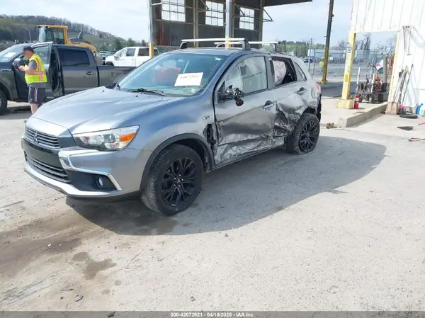 JA4AR3AU3HZ044850 2017 MITSUBISHI OUTLANDER - Image 2