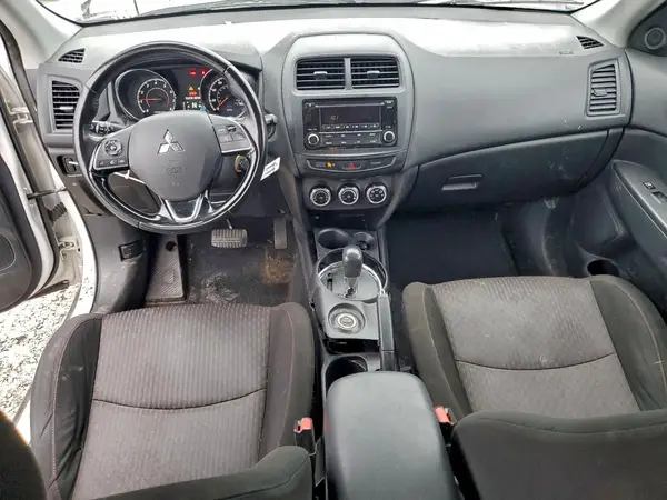 JA4AR3AU3HZ051796 2017 MITSUBISHI OUTLANDER - Image 8