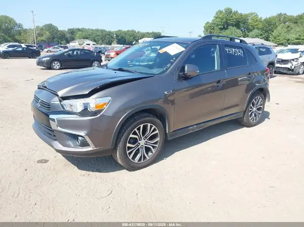JA4AR3AU3HZ055010 2017 MITSUBISHI OUTLANDER - Image 2
