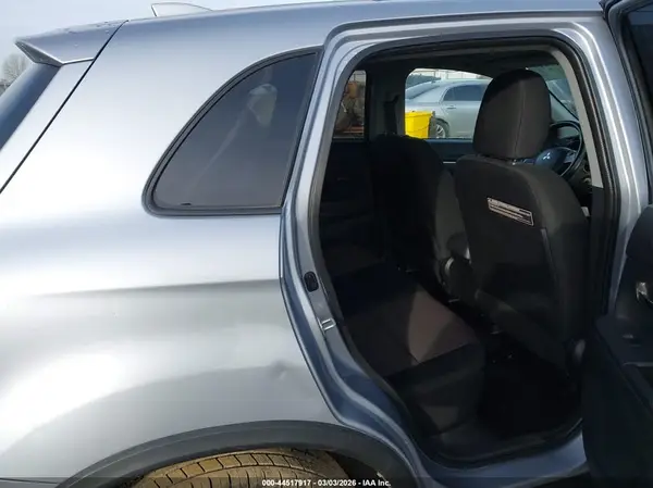 JA4AR3AU3HZ057128 2017 MITSUBISHI OUTLANDER - Image 8