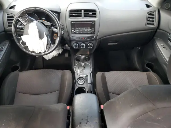 JA4AR3AU3HZ058649 2017 MITSUBISHI OUTLANDER - Image 8