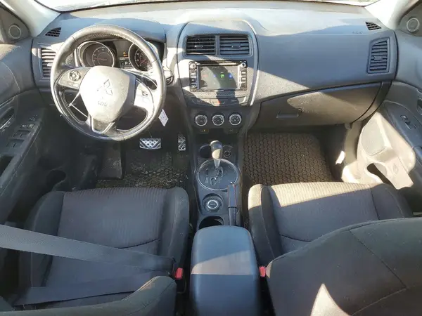 JA4AR3AU3HZ058747 2017 MITSUBISHI OUTLANDER - Image 8