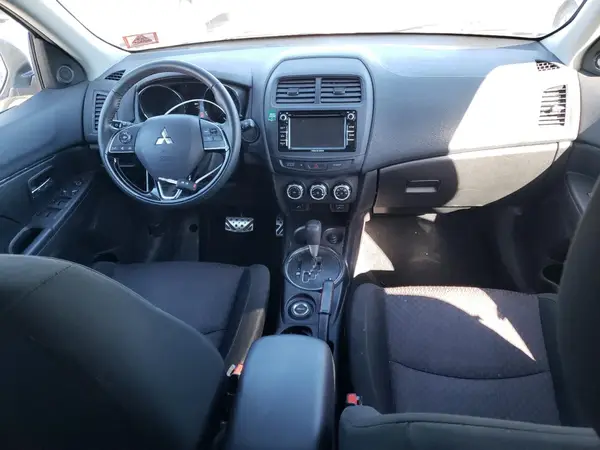JA4AR3AU3HZ067755 2017 MITSUBISHI OUTLANDER - Image 8