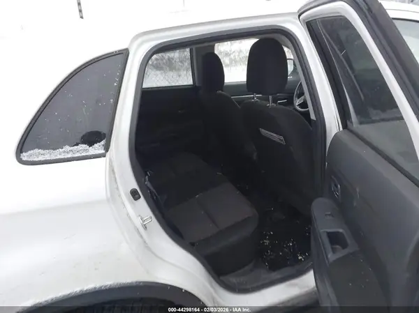 JA4AR3AU3HZ068713 2017 MITSUBISHI OUTLANDER - Image 8