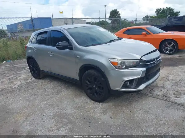 JA4AR3AU3JU005212 2018 MITSUBISHI OUTLANDER - Image 1