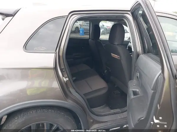 JA4AR3AU3JU006859 2018 MITSUBISHI OUTLANDER - Image 8