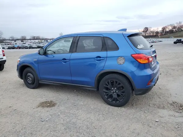 JA4AR3AU3JU011429 2018 MITSUBISHI OUTLANDER - Image 2