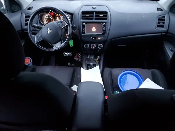 JA4AR3AU3JU011429 2018 MITSUBISHI OUTLANDER - Image 8