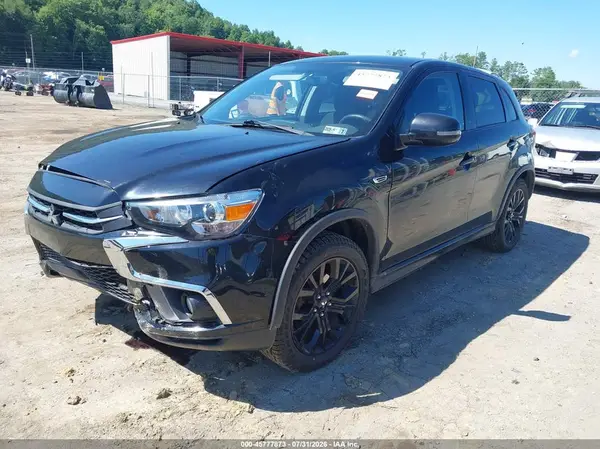 JA4AR3AU3JU015366 2018 MITSUBISHI OUTLANDER - Image 2
