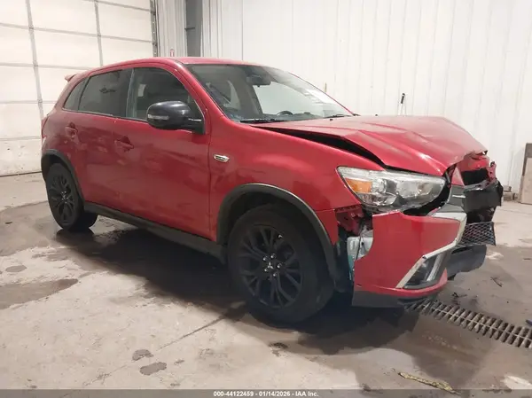 JA4AR3AU3JU015884 2018 MITSUBISHI OUTLANDER - Image 1