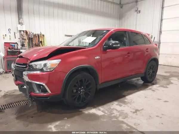 JA4AR3AU3JU015884 2018 MITSUBISHI OUTLANDER - Image 2