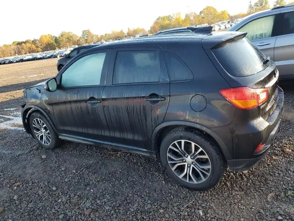 JA4AR3AU3JU016405 2018 MITSUBISHI OUTLANDER - Image 2