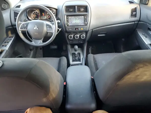 JA4AR3AU3JU016405 2018 MITSUBISHI OUTLANDER - Image 8