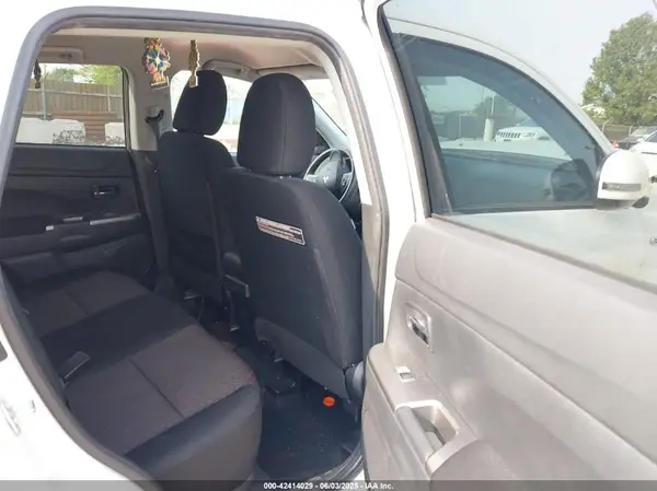 JA4AR3AU3JU016906 2018 MITSUBISHI OUTLANDER - Image 8
