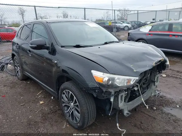 JA4AR3AU3JU019868 2018 MITSUBISHI OUTLANDER - Image 1