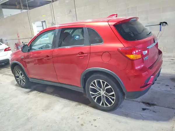 JA4AR3AU3JU021426 2018 MITSUBISHI OUTLANDER - Image 2