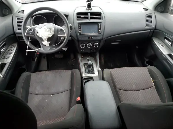 JA4AR3AU3JZ005665 2018 MITSUBISHI OUTLANDER - Image 8