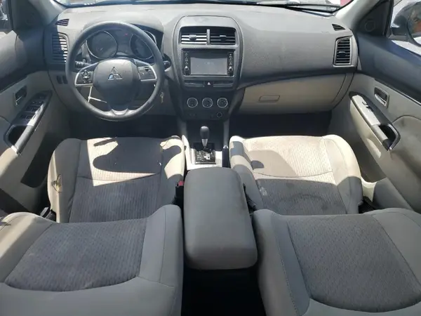 JA4AR3AU3JZ010705 2018 MITSUBISHI OUTLANDER - Image 8