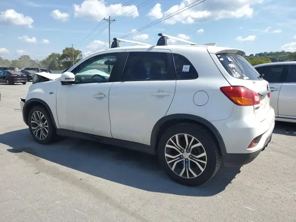 JA4AR3AU3JZ013166 2018 MITSUBISHI OUTLANDER - Image 2