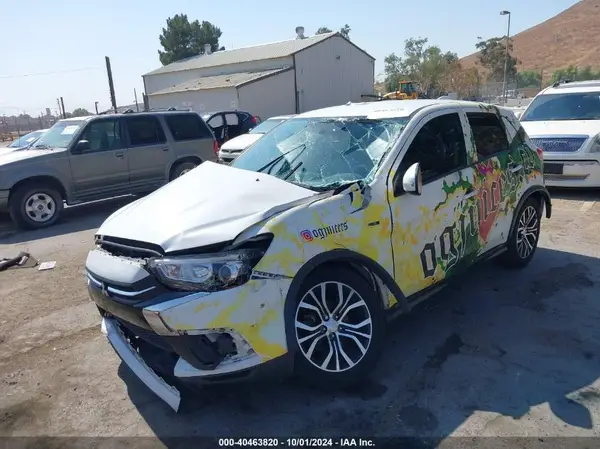 JA4AR3AU3JZ017492 2018 MITSUBISHI OUTLANDER - Image 2