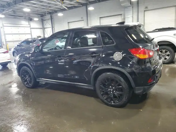 JA4AR3AU3JZ020960 2018 MITSUBISHI OUTLANDER - Image 2