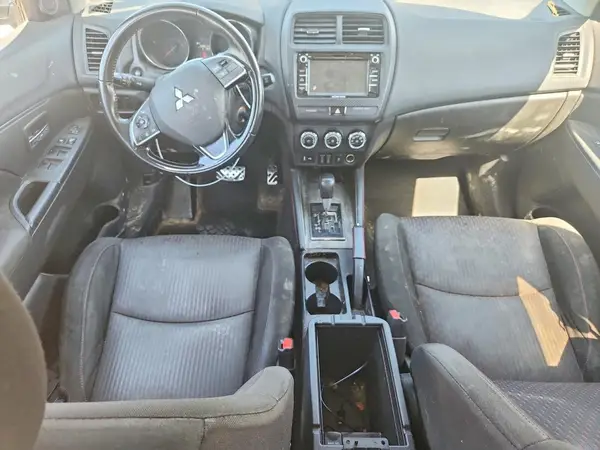 JA4AR3AU3JZ021834 2018 MITSUBISHI OUTLANDER - Image 8