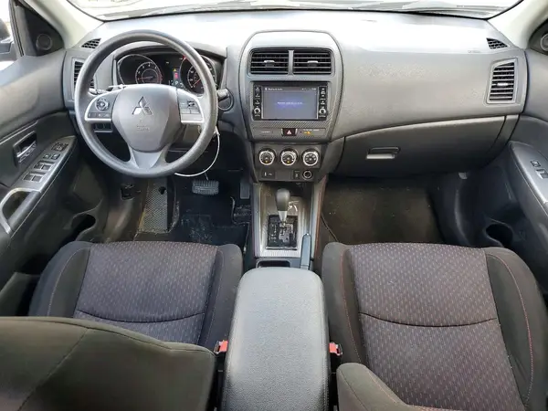 JA4AR3AU3JZ024054 2018 MITSUBISHI OUTLANDER - Image 8