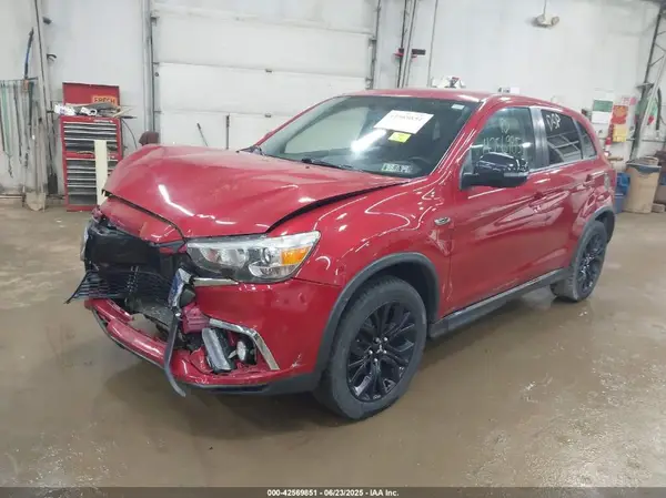 JA4AR3AU3JZ024877 2018 MITSUBISHI OUTLANDER - Image 2