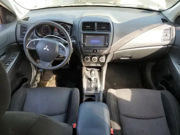 JA4AR3AU3JZ026435 2018 MITSUBISHI OUTLANDER - Image 8