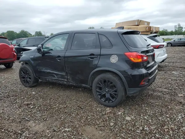 JA4AR3AU3JZ028850 2018 MITSUBISHI OUTLANDER - Image 2