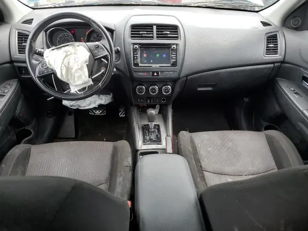 JA4AR3AU3JZ028850 2018 MITSUBISHI OUTLANDER - Image 8