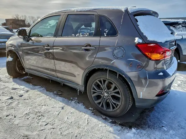 JA4AR3AU3JZ029416 2018 MITSUBISHI OUTLANDER - Image 2
