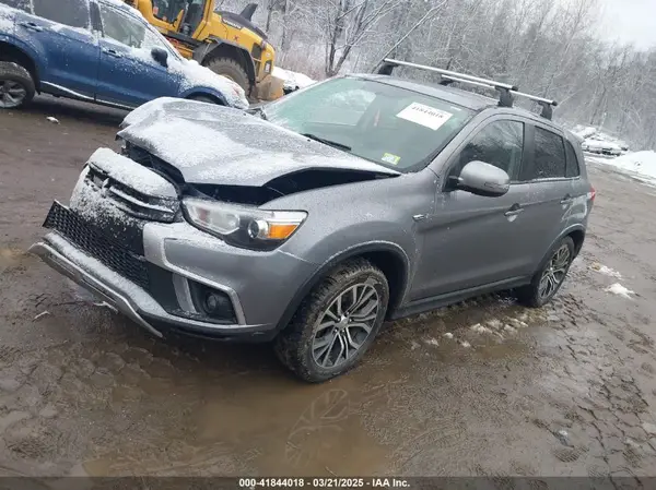 JA4AR3AU3KU001369 2019 MITSUBISHI OUTLANDER - Image 2