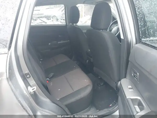 JA4AR3AU3KU001369 2019 MITSUBISHI OUTLANDER - Image 8