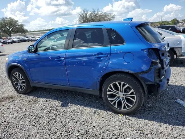 JA4AR3AU3KU001775 2019 MITSUBISHI OUTLANDER - Image 2
